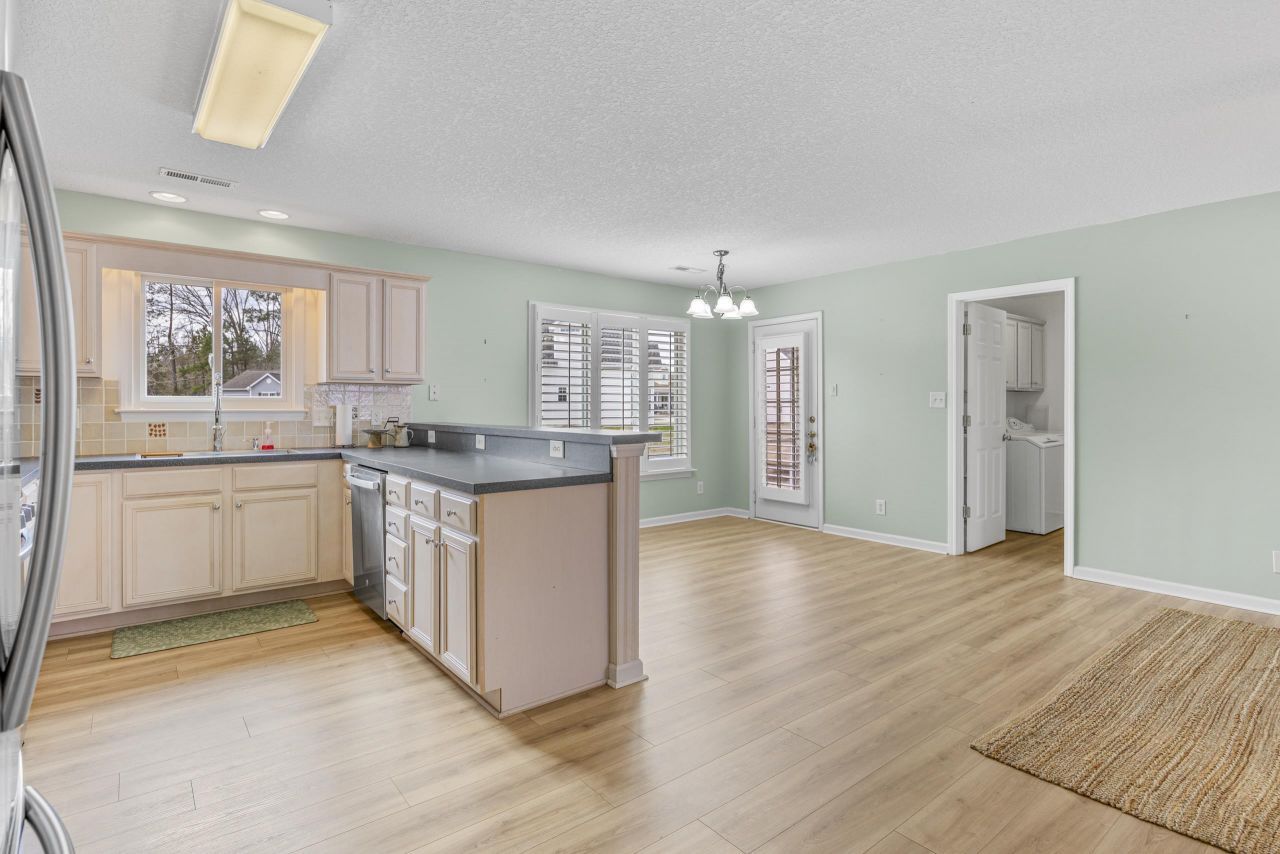 722 Downing Ct. Photo 7