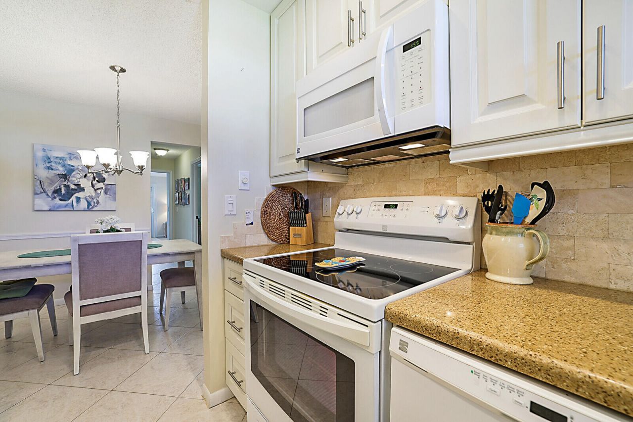 340 Main Boulevard, Unit D, Boynton Beach, FL 33435 Photo