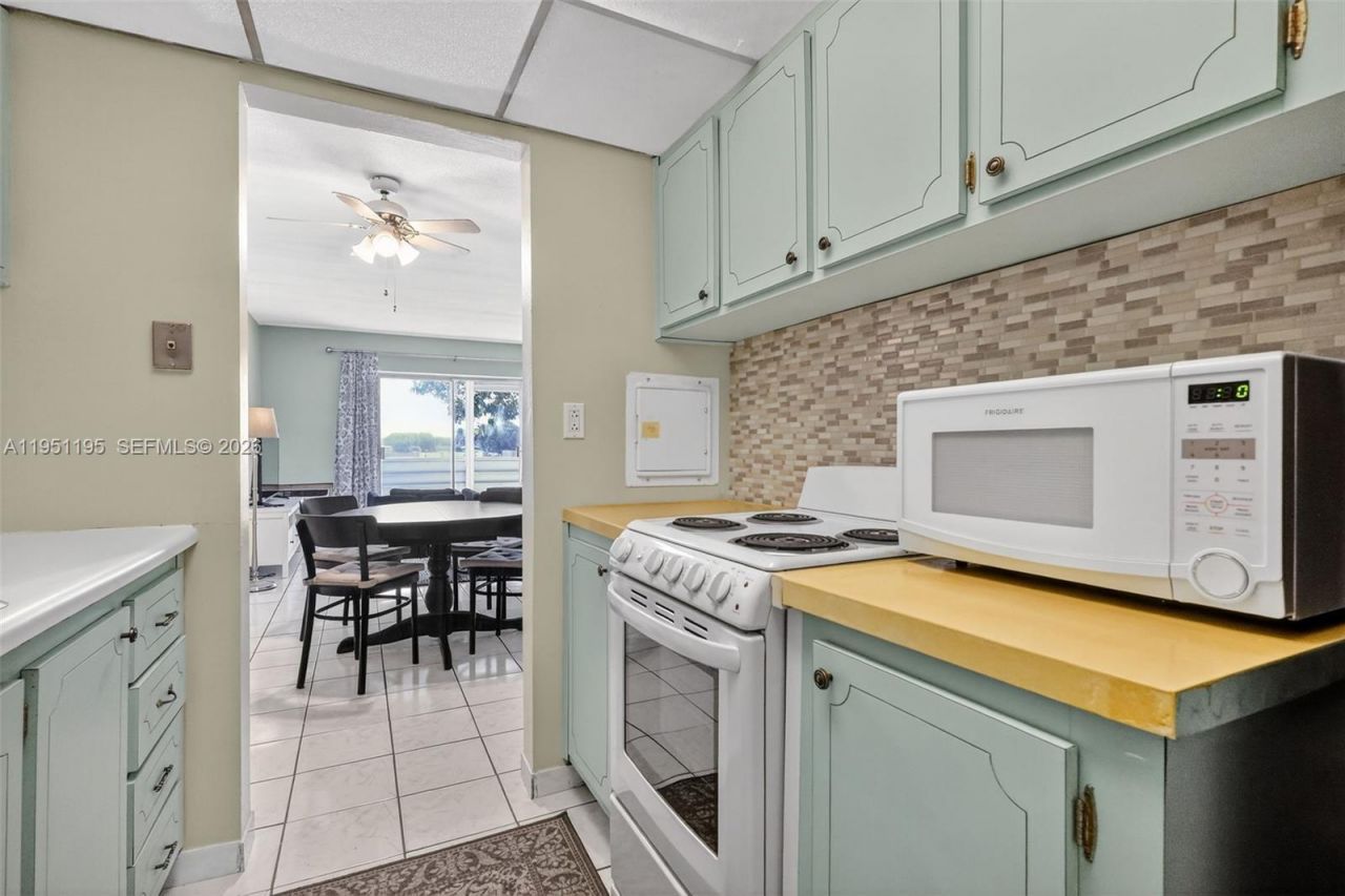17001 NE 13th Ave, Unit 201, Miami, FL 33162 Photo