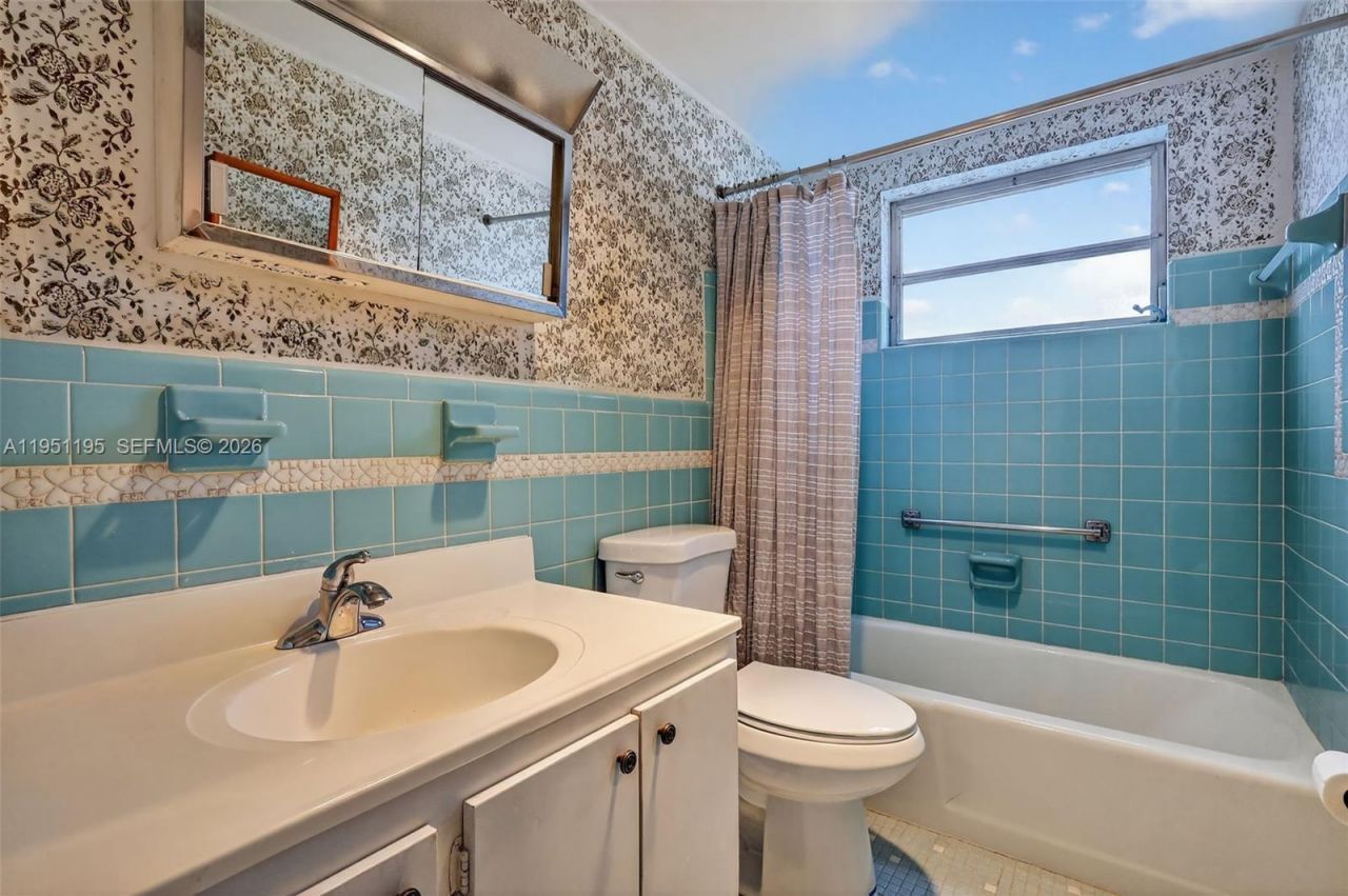 17001 NE 13th Ave, Unit 201, Miami, FL 33162 Photo