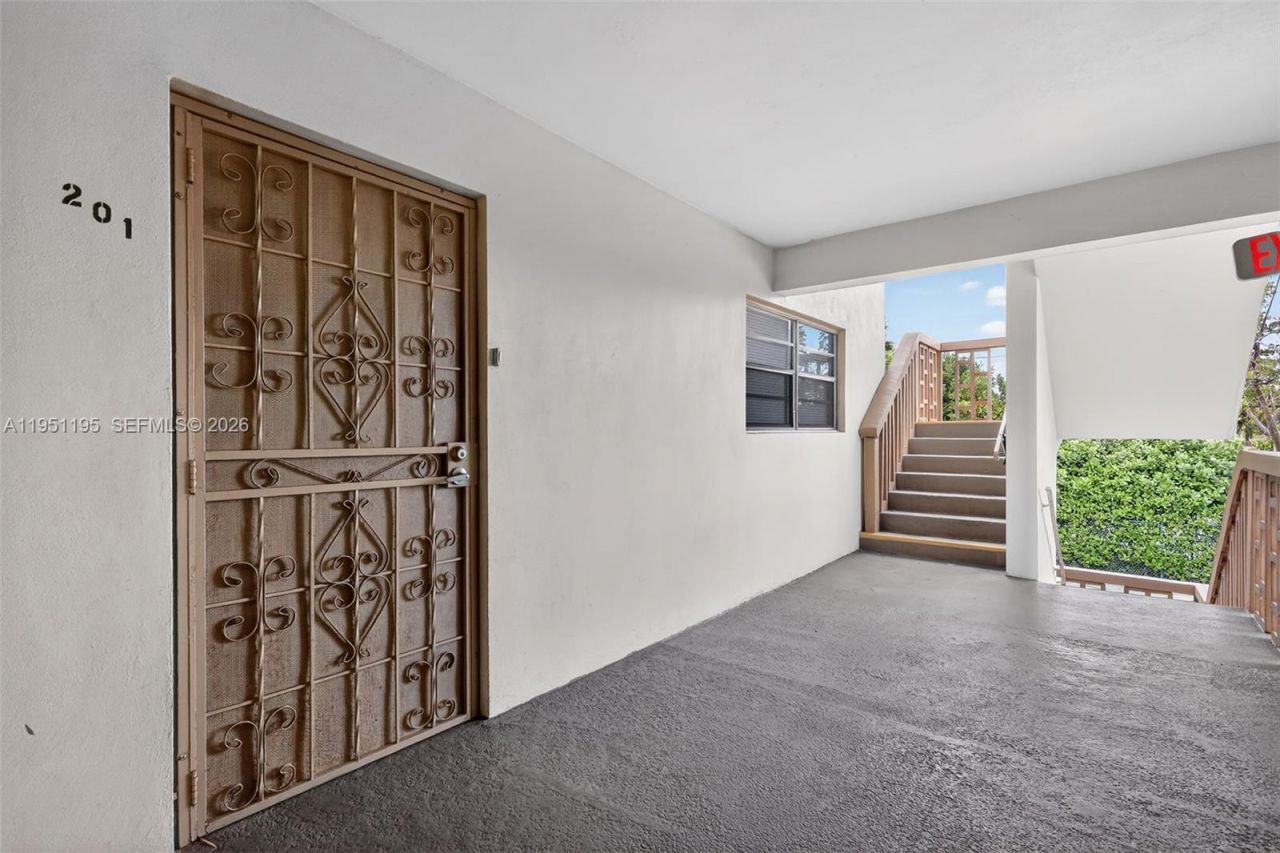 17001 NE 13th Ave, Unit 201, Miami, FL 33162 Photo