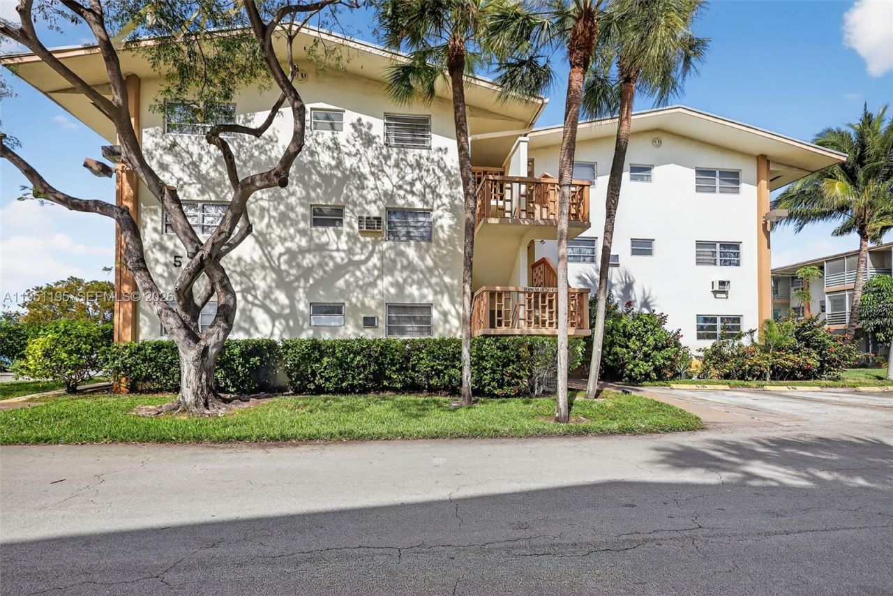 17001 NE 13th Ave, Unit 201, Miami, FL 33162 Photo