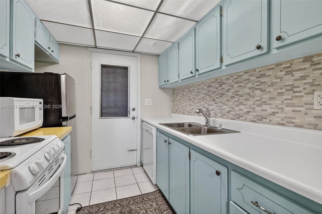 17001 NE 13th Ave, Unit 201, Miami, FL 33162 Photo