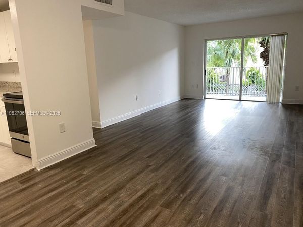 5112 NW 79th Ave, Unit 206, Doral, FL 33166