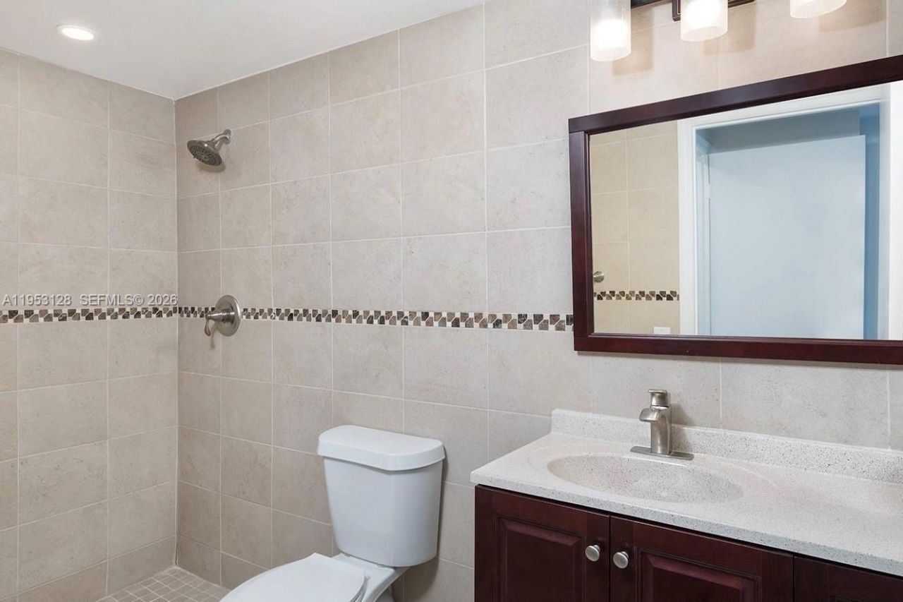 701 Brickell Key Blvd , Unit 2004, Miami, FL 33131 Photo