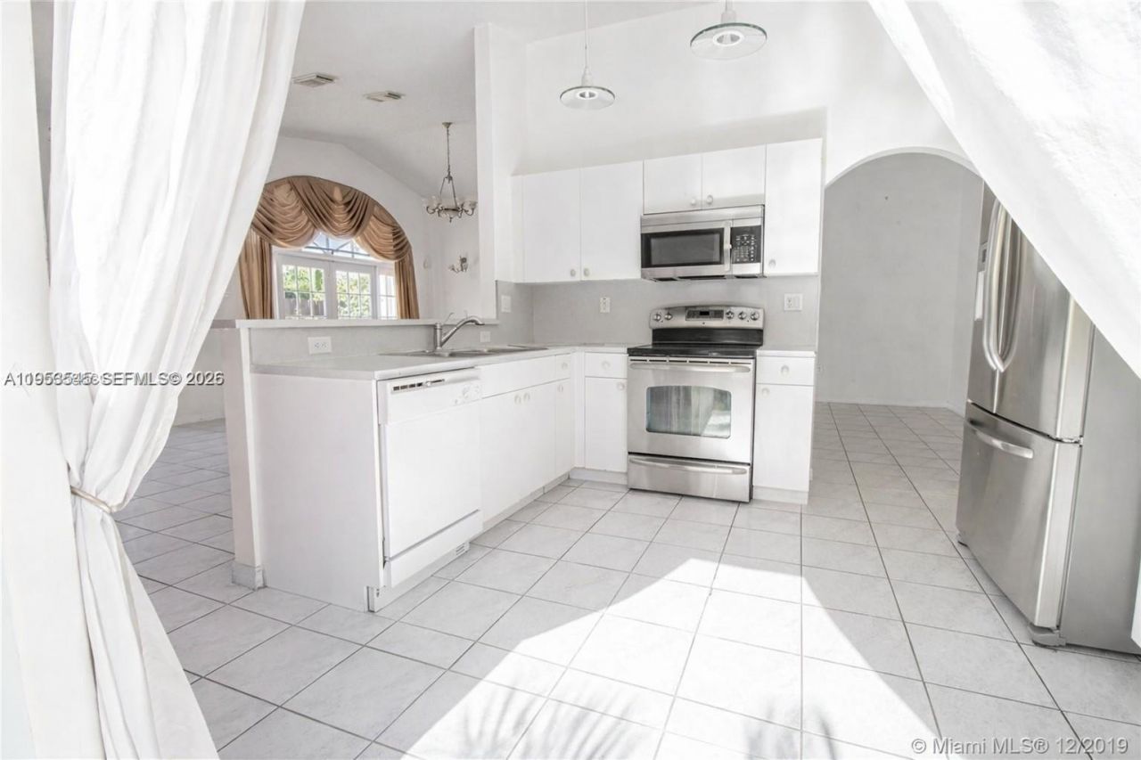 8224 SW 157th Ct, Miami, FL 33193 Photo