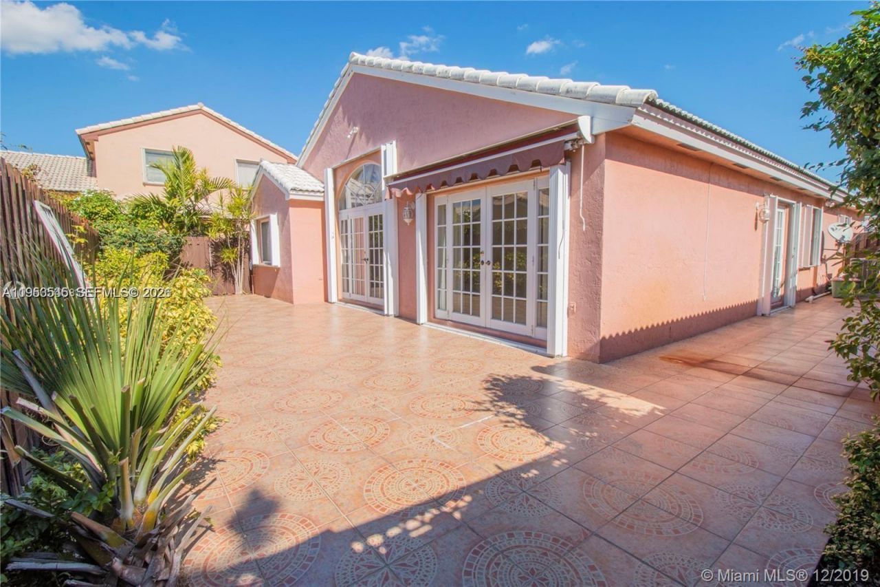 8224 SW 157th Ct, Miami, FL 33193 Photo