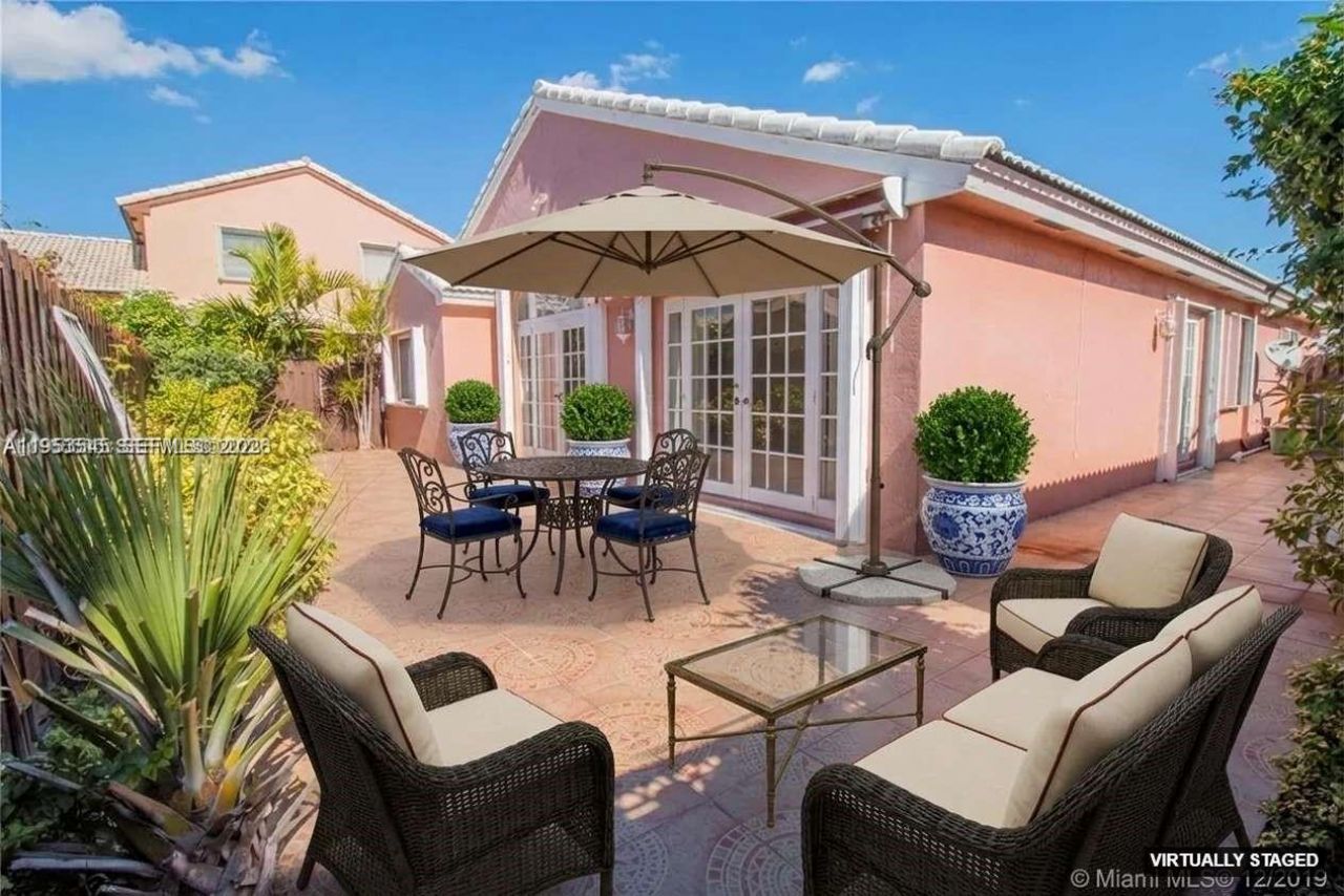 8224 SW 157th Ct, Miami, FL 33193 Photo