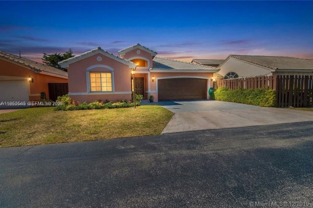 8224 SW 157th Ct, Miami, FL 33193 Photo