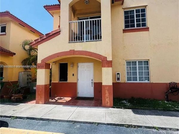 9455 NW 114th Ln , Unit 8, Hialeah Gardens, FL 33018