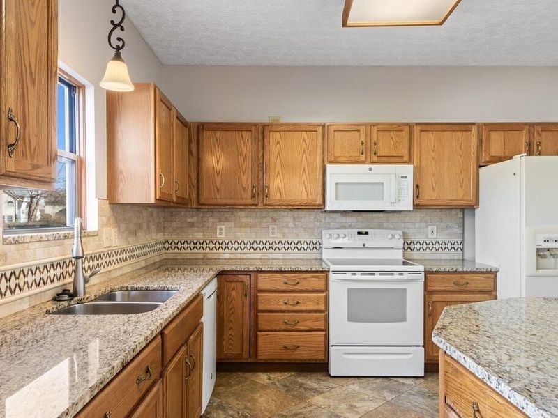 5684 Hillcoat Drive, Hilliard, OH 43026 Photo 8