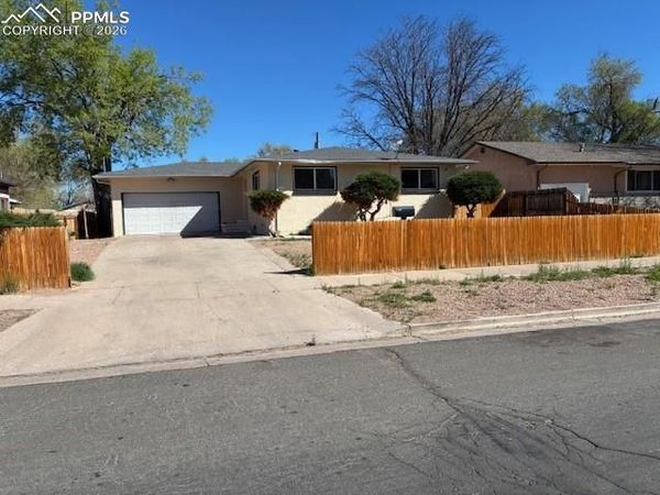 1109 Mesa Avenue, Pueblo, CO 81004