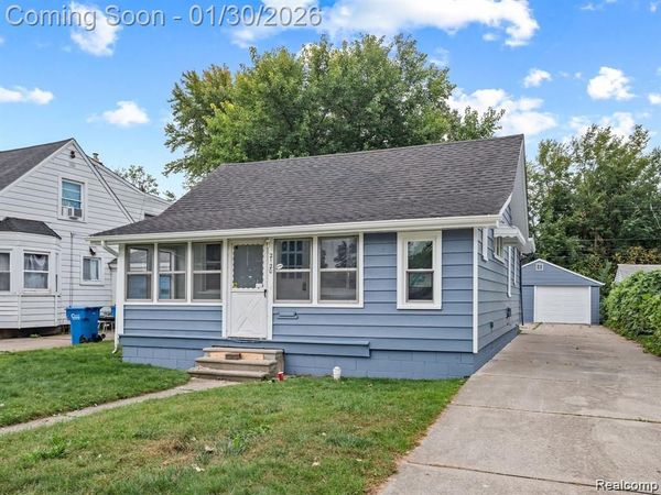 2120 Pearl Avenue, Warren, MI 48091