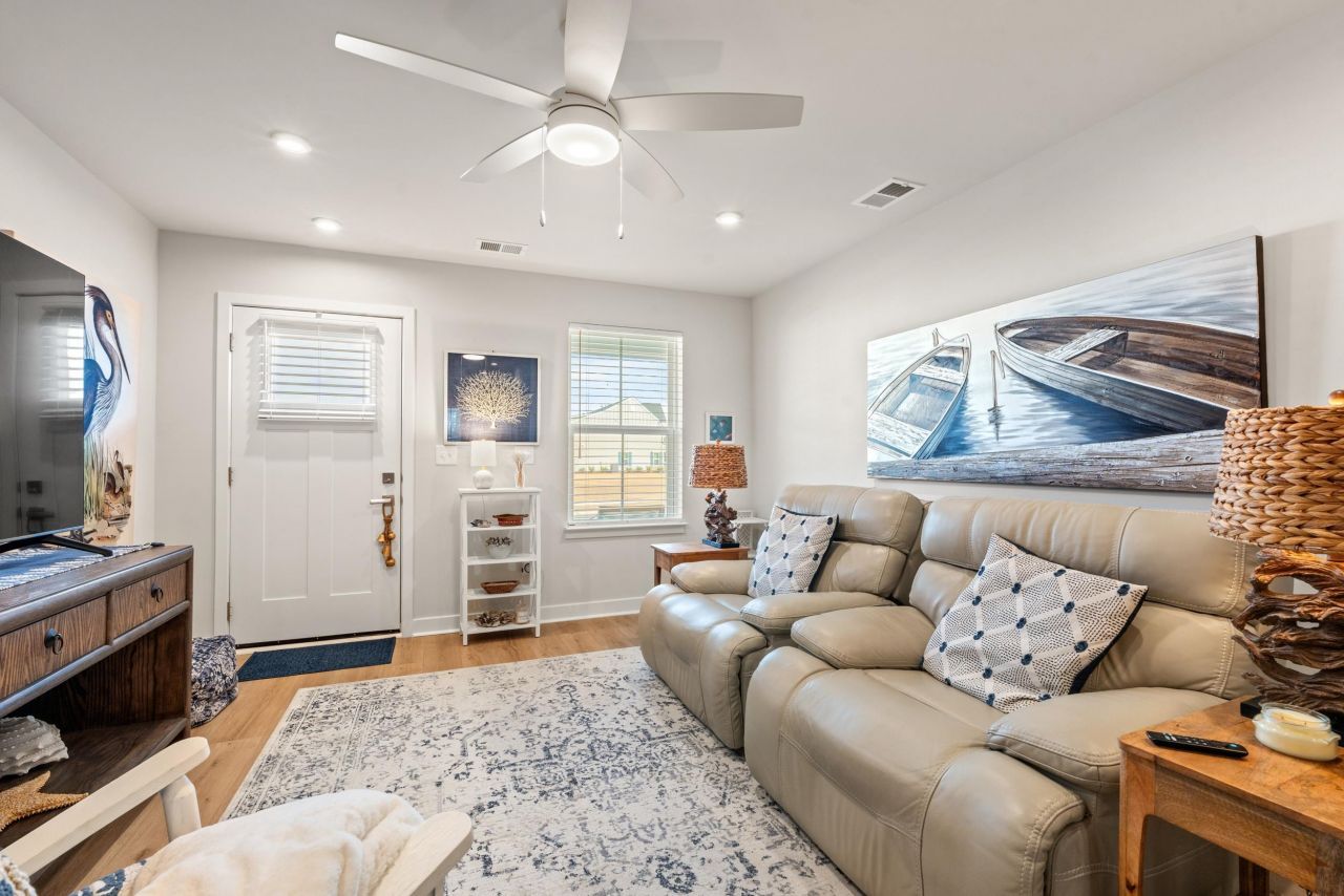 2343 Elowen Ln. Photo 6