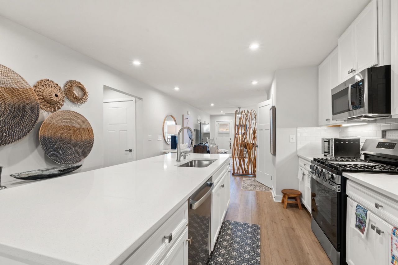 2343 Elowen Ln. Photo 8