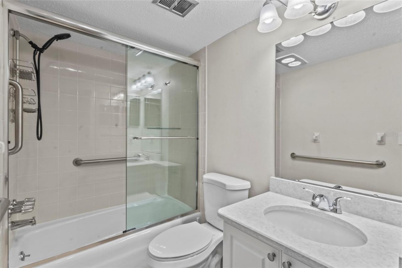 7193 W Country Club Drive N, Unit 140, Sarasota, FL 34243 Photo