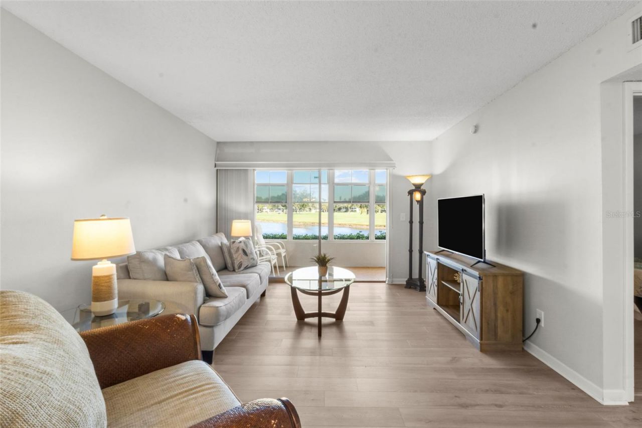 7193 W Country Club Drive N, Unit 140, Sarasota, FL 34243 Photo