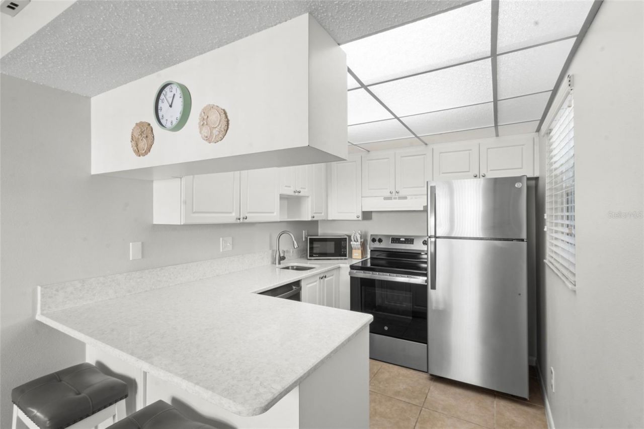 7193 W Country Club Drive N, Unit 140, Sarasota, FL 34243 Photo