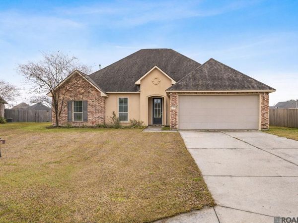 13440 Larch Ct, Denham Springs, LA 70726