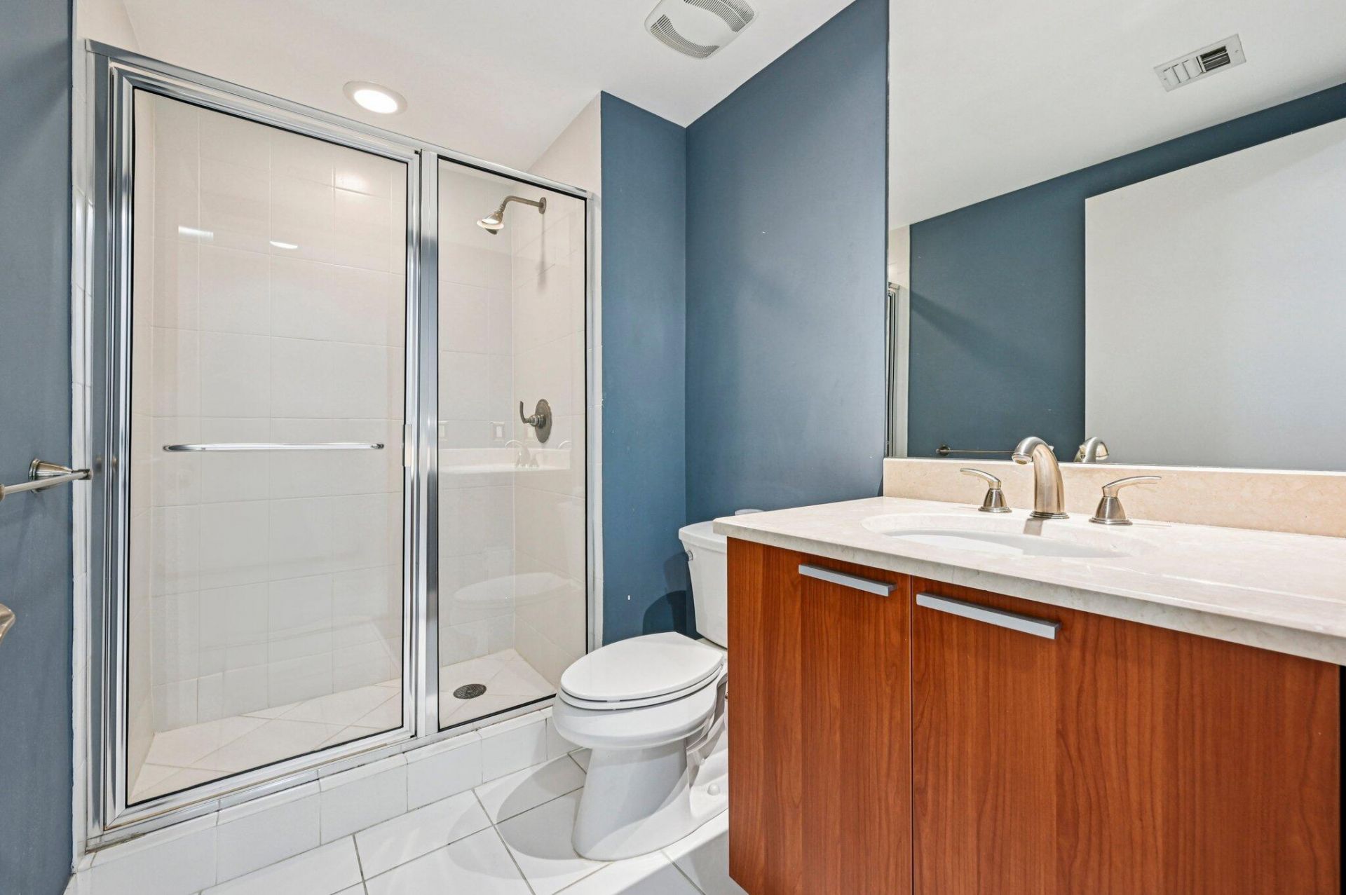 2650 Lake Shore Drive, Unit 1006, Riviera Beach, FL 33404 Photo