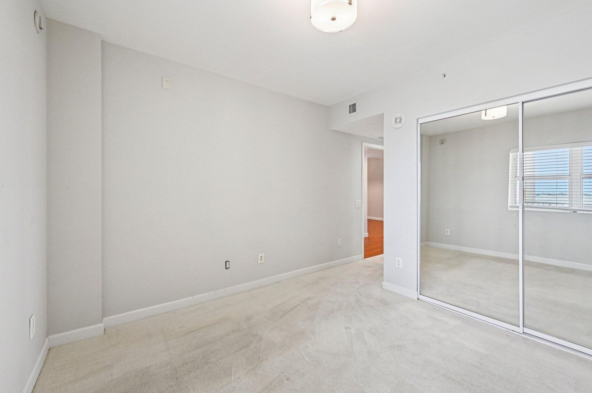 2650 Lake Shore Drive, Unit 1006, Riviera Beach, FL 33404 Photo