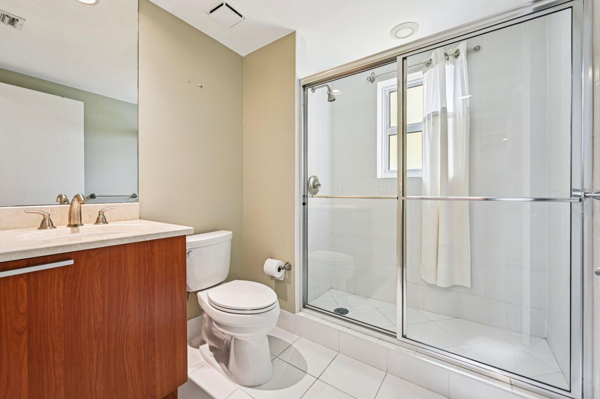 2650 Lake Shore Drive, Unit 1006, Riviera Beach, FL 33404 Photo