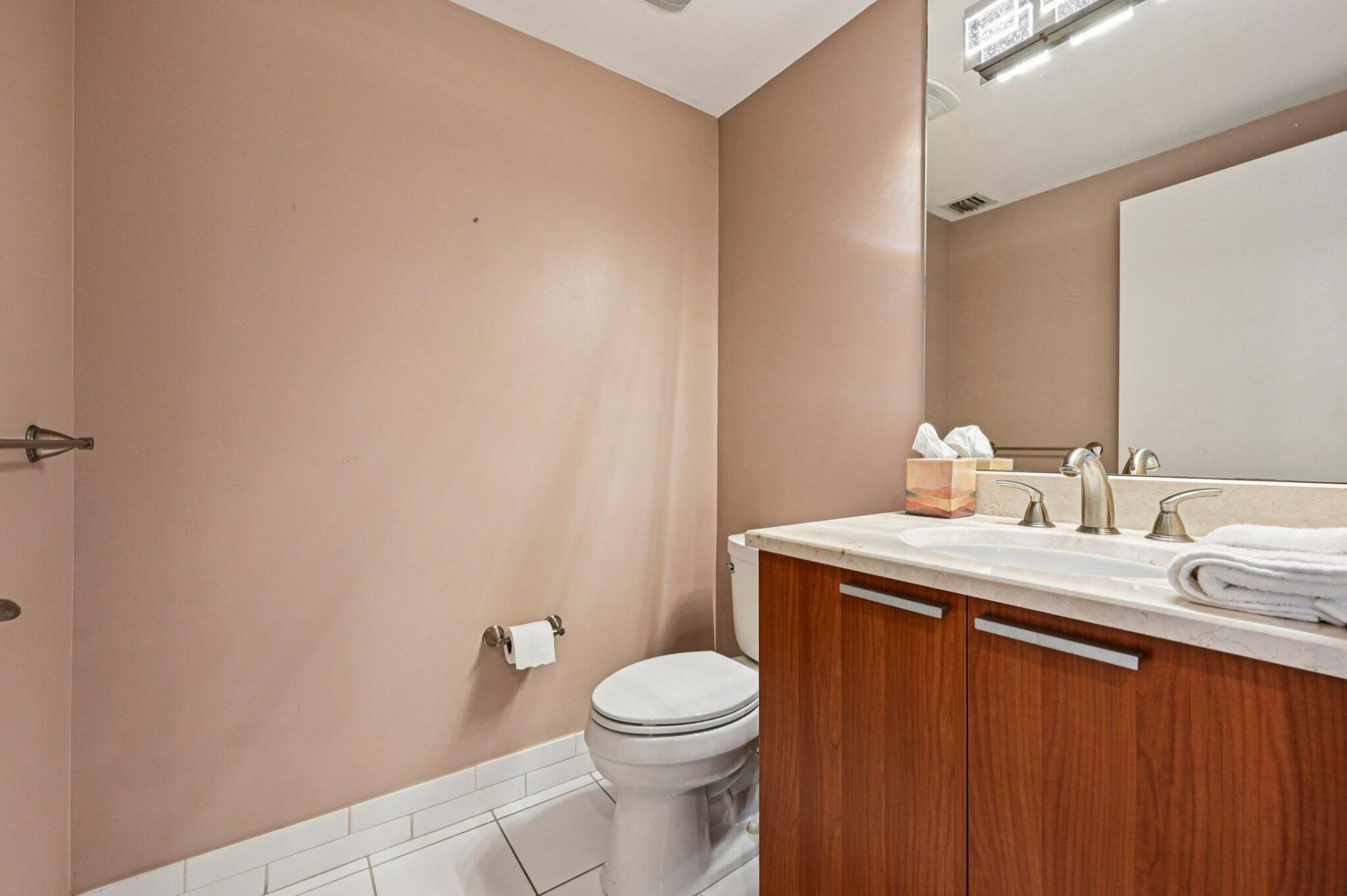 2650 Lake Shore Drive, Unit 1006, Riviera Beach, FL 33404 Photo