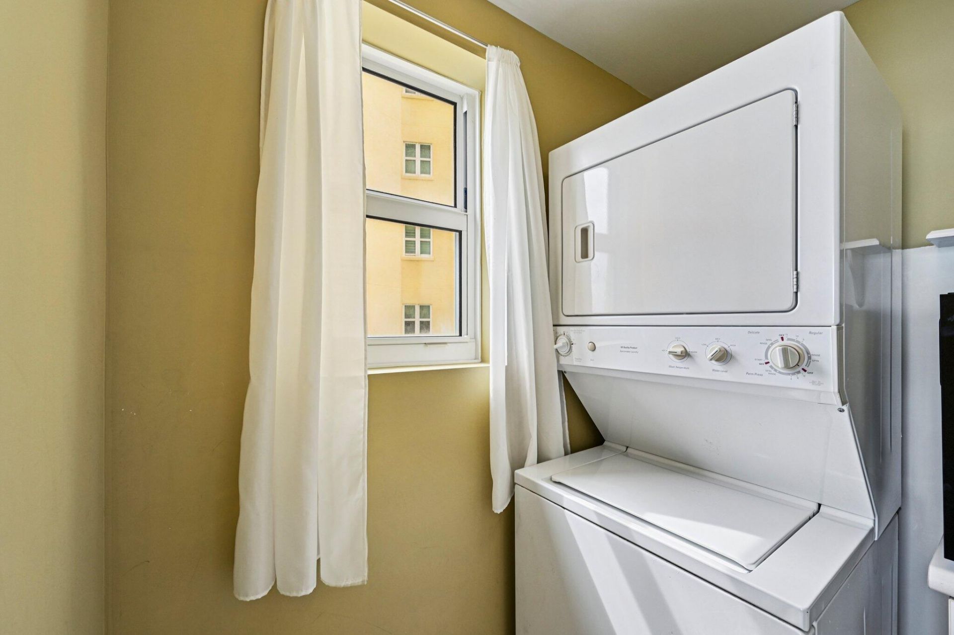 2650 Lake Shore Drive, Unit 1006, Riviera Beach, FL 33404 Photo