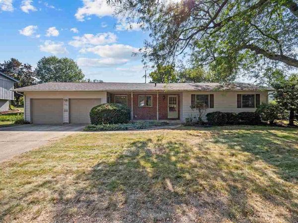 1507 Oakcrest Ave, Iowa City, IA 52246