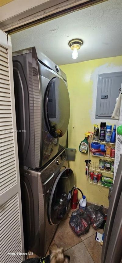 200 Lakeview Dr, Unit 212, Weston, FL 33326 Photo