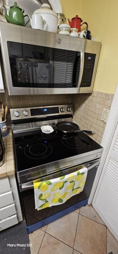 200 Lakeview Dr, Unit 212, Weston, FL 33326 Photo