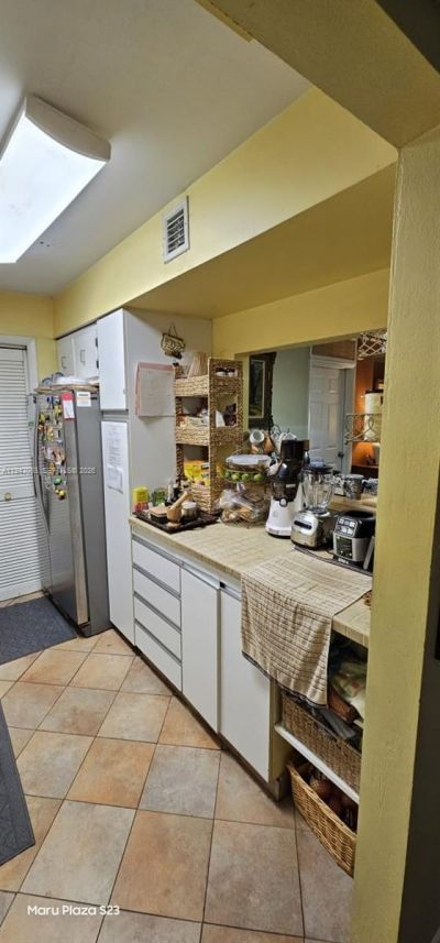 200 Lakeview Dr, Unit 212, Weston, FL 33326 Photo