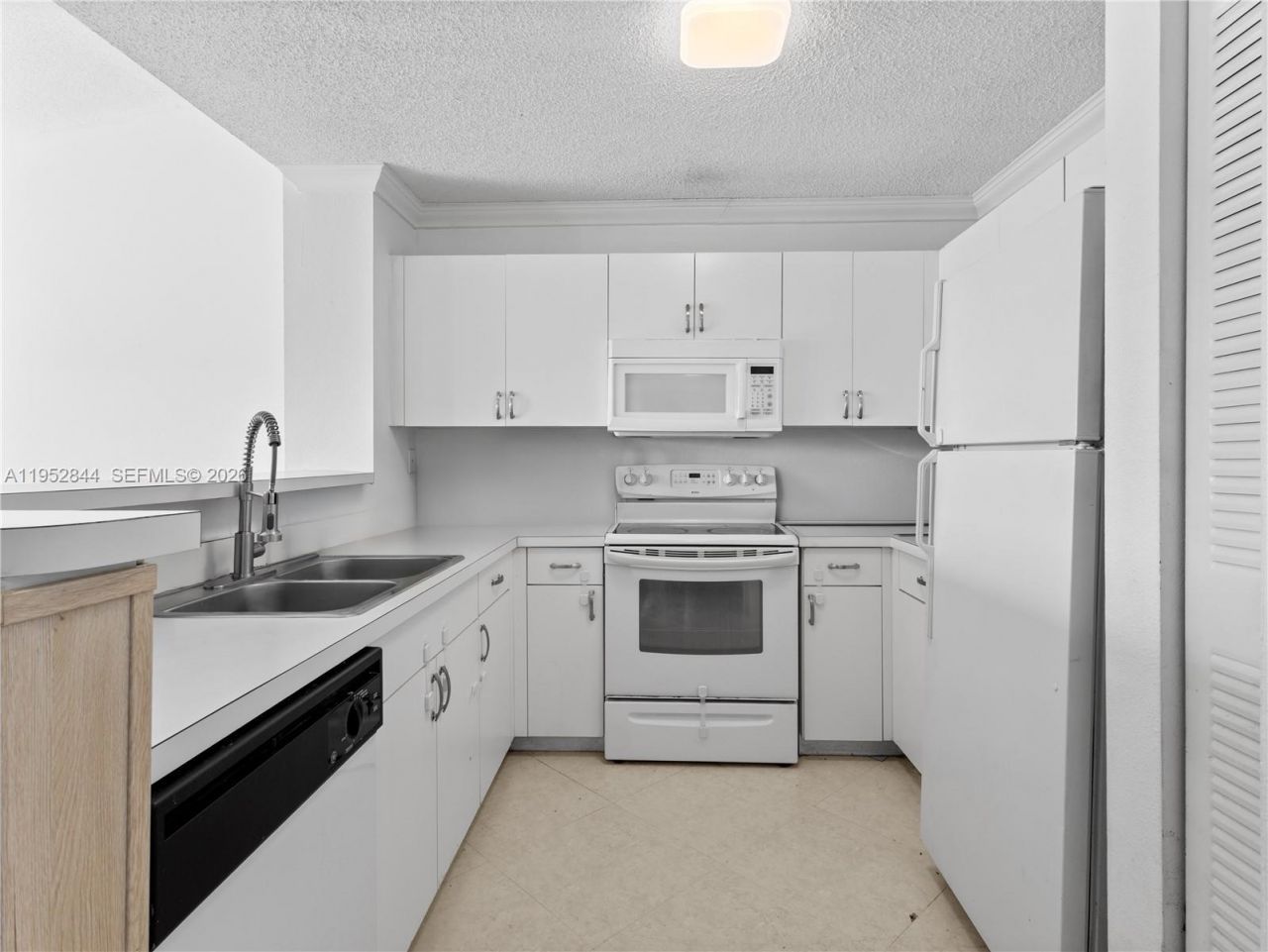 4460 NW 107th Ave, Unit 304-8, Doral, FL 33178 Photo