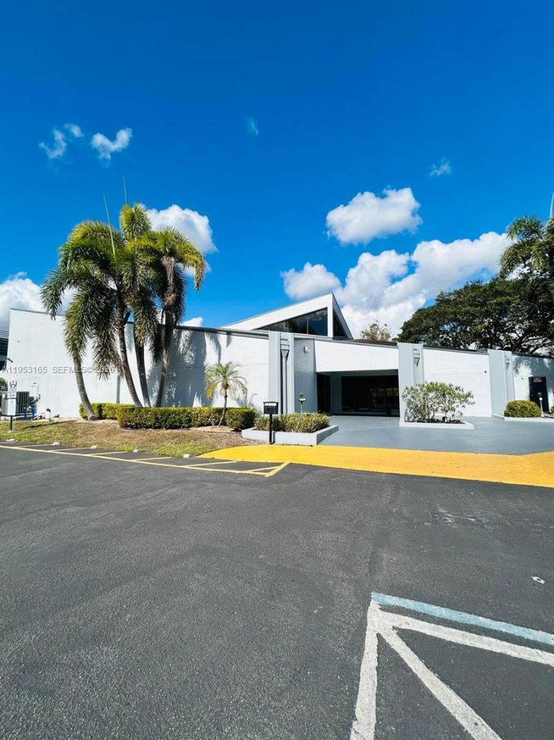 8350 Sands Point Blvd, Unit E101, Tamarac, FL 33321 Photo