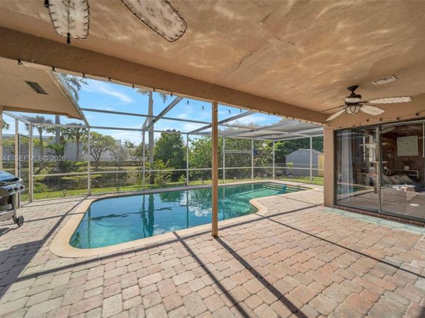 9220 SW 56th St, Cooper City, FL 33328