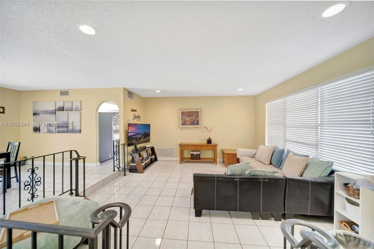 9220 SW 56th St, Cooper City, FL 33328 Photo