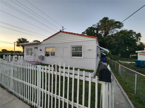 405 NW 64th St, Unit 2, Miami, FL 33150
