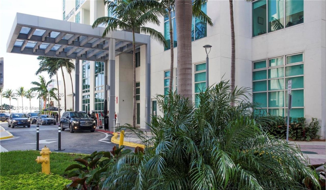 300 S Biscayne Blvd, Unit T-2514, Miami, FL 33131 Photo