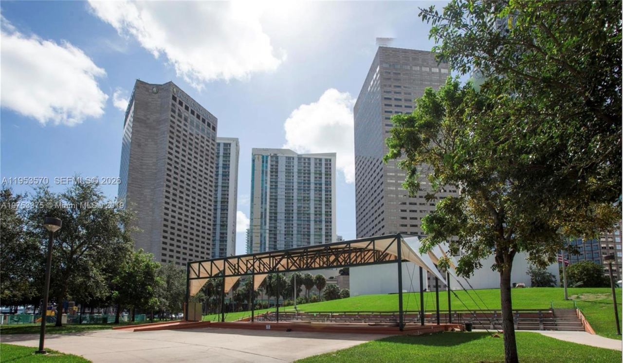 300 S Biscayne Blvd, Unit T-2514, Miami, FL 33131 Photo