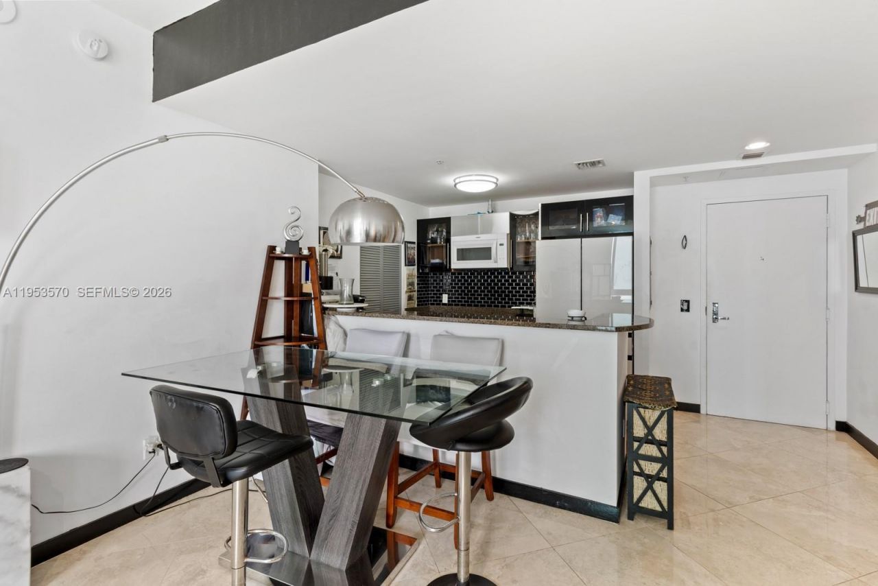 300 S Biscayne Blvd, Unit T-2514, Miami, FL 33131 Photo