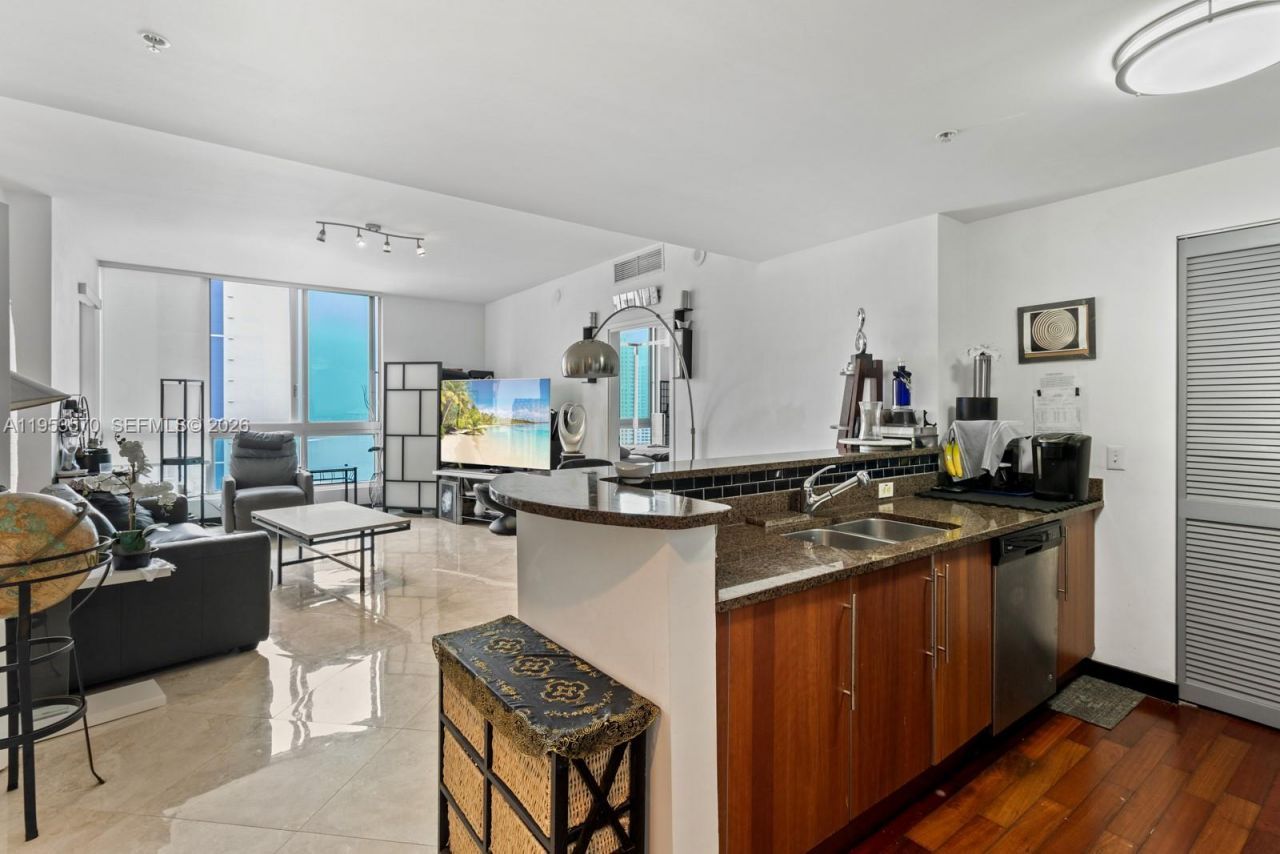 300 S Biscayne Blvd, Unit T-2514, Miami, FL 33131 Photo