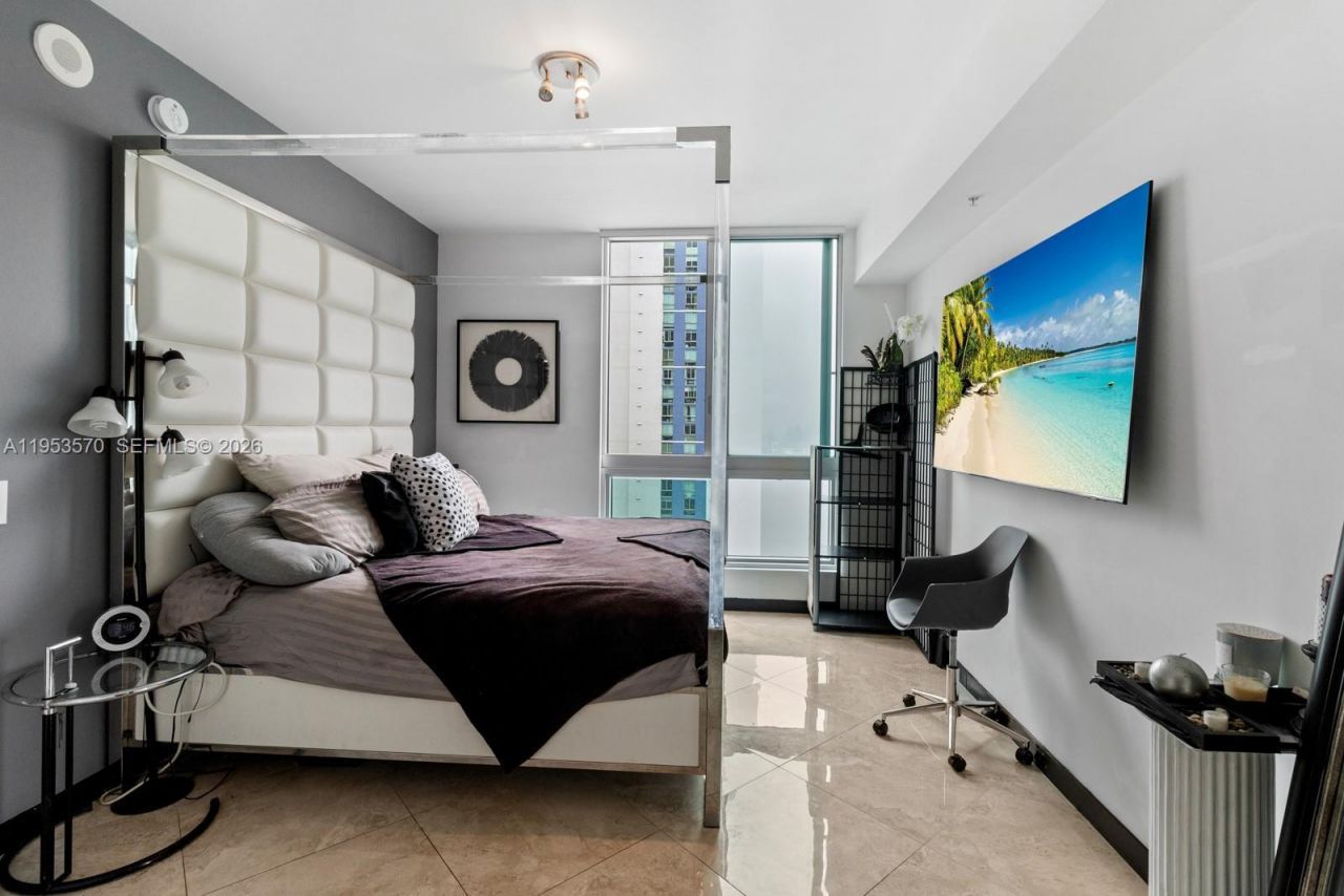 300 S Biscayne Blvd, Unit T-2514, Miami, FL 33131 Photo