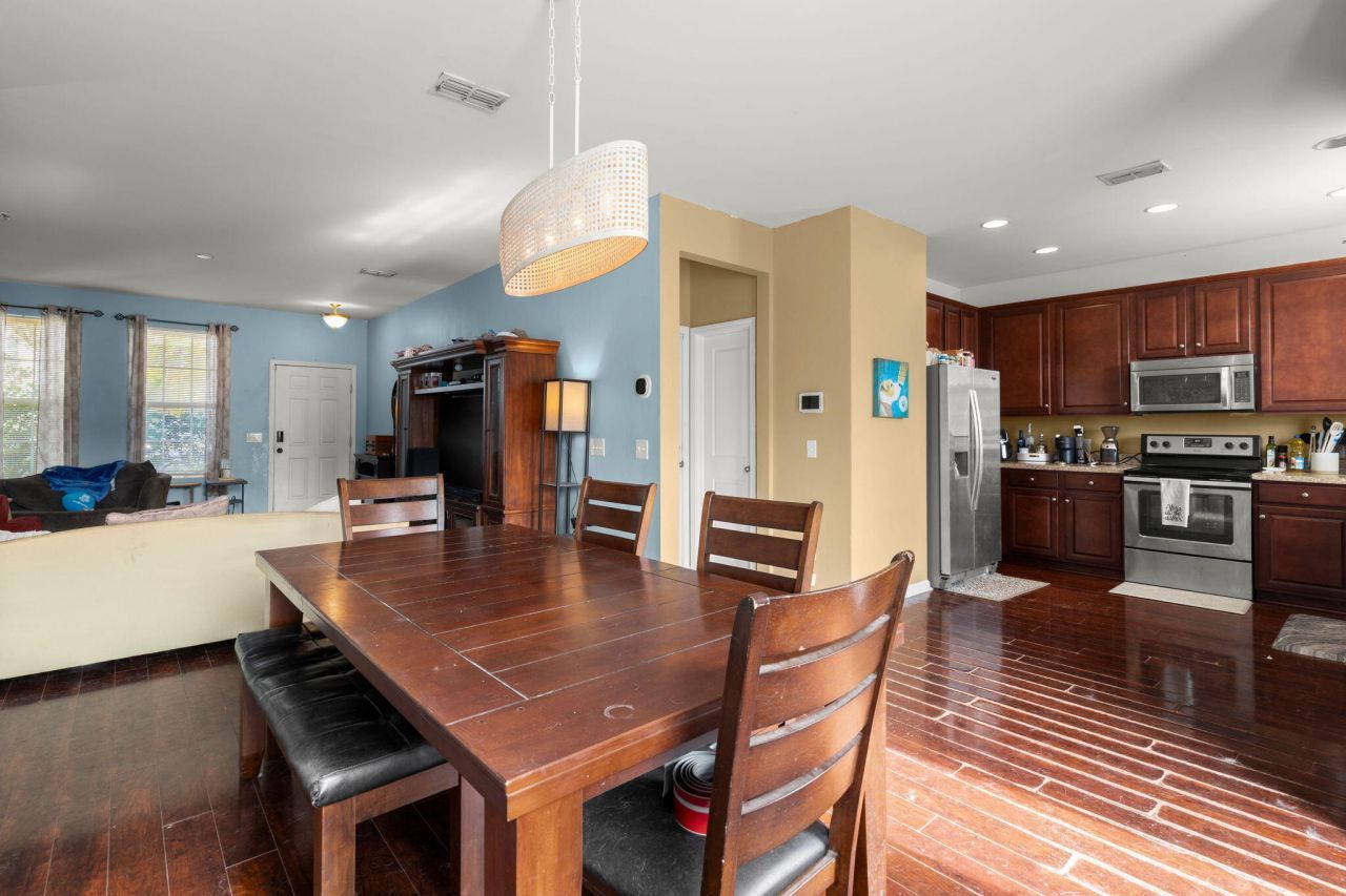 266 Oglethorpe Circle Photo 5