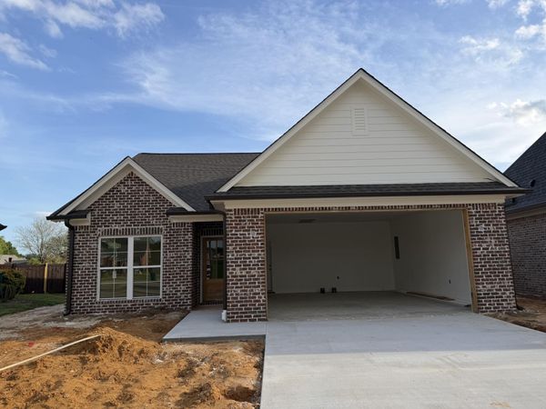 157 Harvester Square, Tupelo, MS 38801