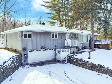 20 Cascade Drive, New Hartford, NY 13413