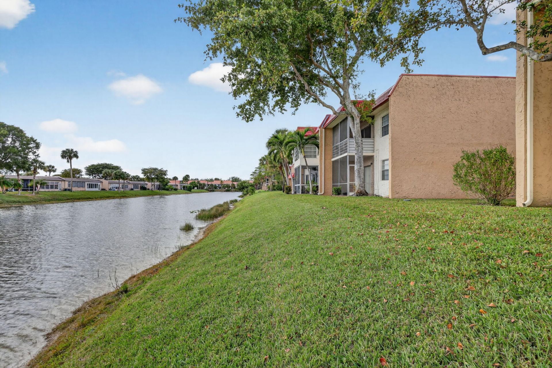 124 Lake Evelyn Drive, West Palm Beach, FL 33411 Photo