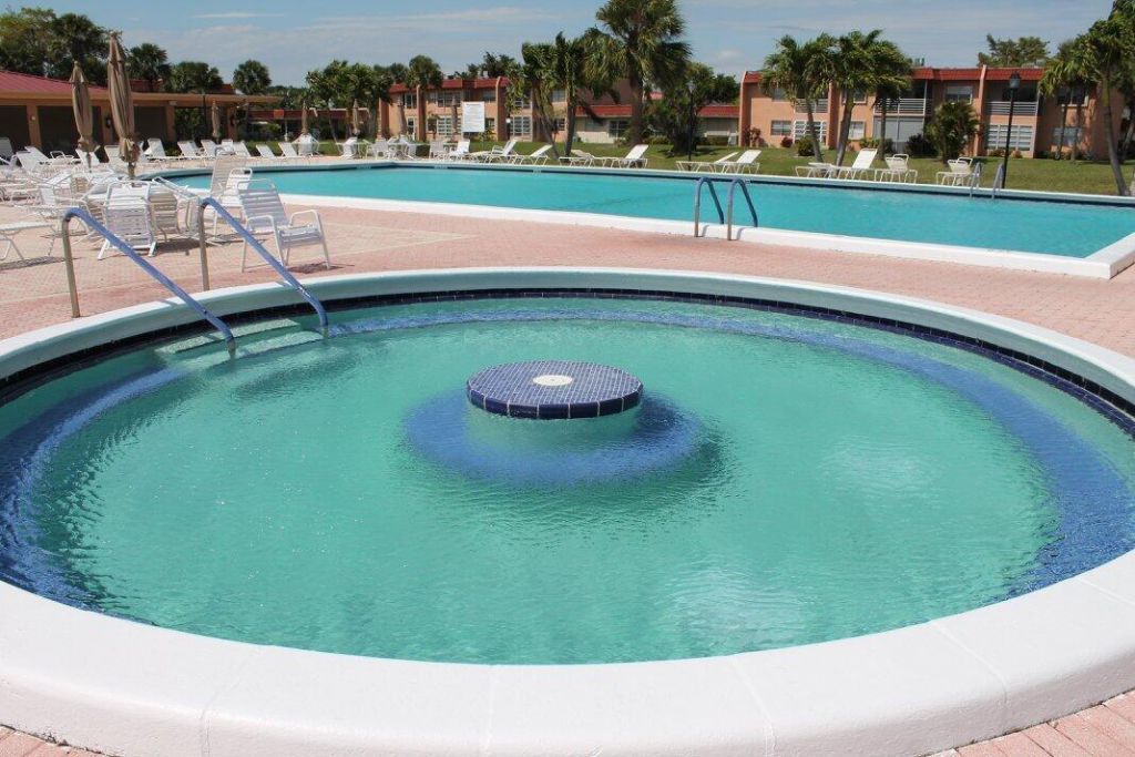 124 Lake Evelyn Drive, West Palm Beach, FL 33411 Photo