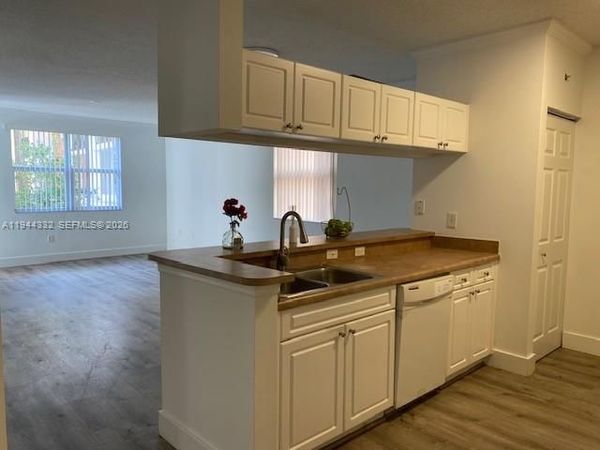 17145 N Bay Rd , Unit 4312, Sunny Isles Beach, FL 33160