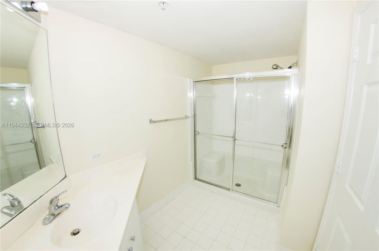 17145 N Bay Rd, Unit 4312, Sunny Isles Beach, FL 33160 Photo