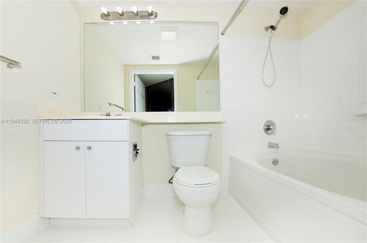 17145 N Bay Rd , Unit 4312, Sunny Isles Beach, FL 33160 Photo